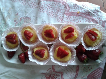 Sfoglie con crema alla mela e fragola