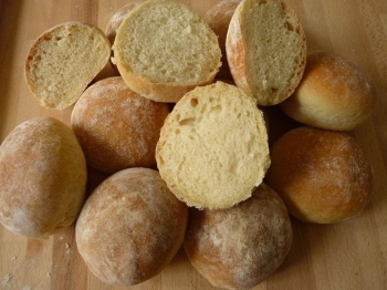 Panini con farina di semola rimacinata a lunga lievitazione