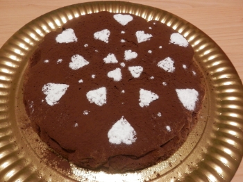 Torta nera di albumi