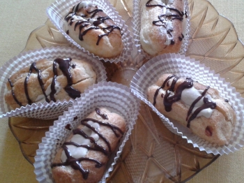 BIGNE' CON CREMA AL CAFFE'