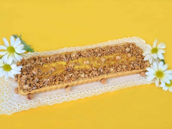 Crostata con nocciole caramellate