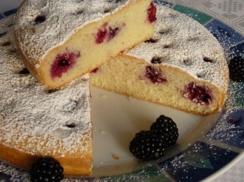 Torta alle more senza uova e senza grassi molto veloce