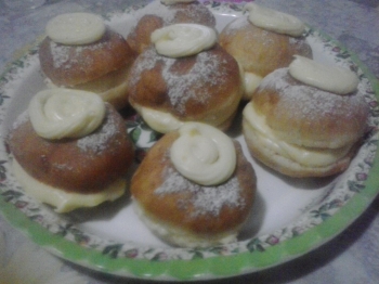 Krafen con crema chantilly al limone