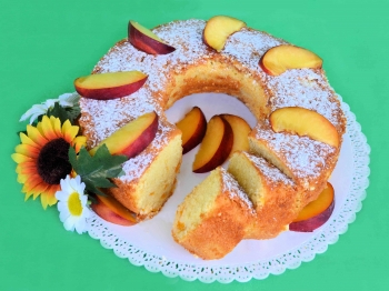 Ciambella alle pesche