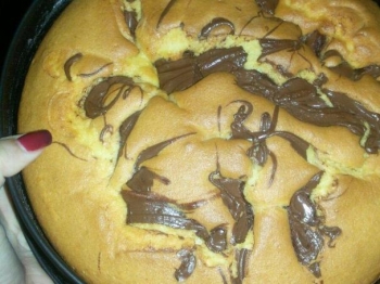 Torta con crema alla nocciola