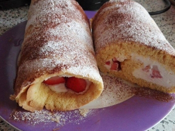 ROTOLO MASCARPONE E FRAGOLE