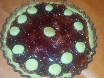 Crostata con confettura di fragole