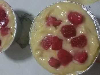 Pandoro alla crema pasticcera e fragole