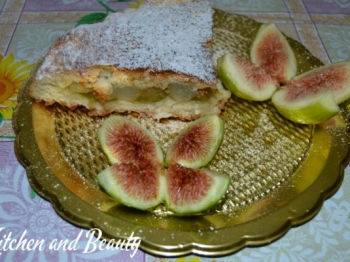 Focaccia dolce ripiena di fichi e pere