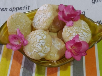 Biscotti morbidi al limone - ricetta di Maria111065