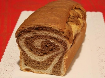 Arrotolato di pan brioche all'orzo con lievito madre