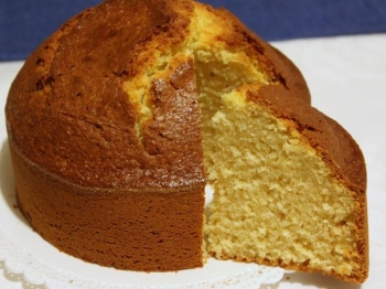 Torta alta e soffice al cocco