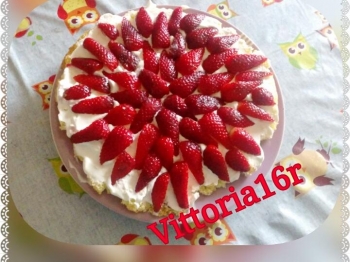 Torta panna e fragole