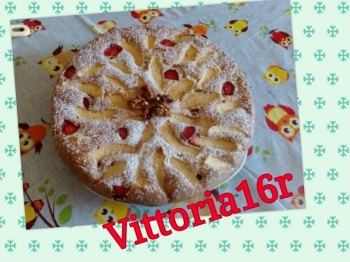 Torta di mele,noci e fragole
