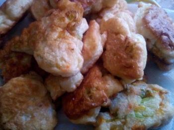Frittelline con fiori di zucca