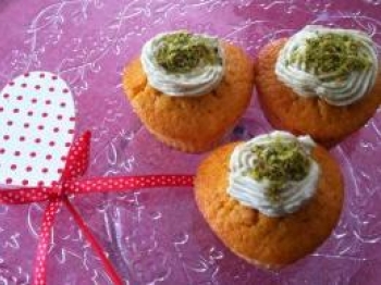 Muffin alle carote con crema di pistacchio