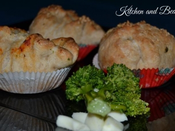 Pizza muffin con broccoletti e scamorza