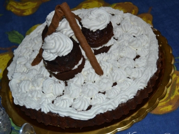 Crostata morbida al cacao e panna montata