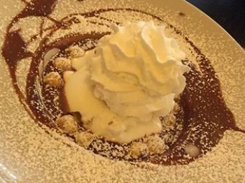Gelato panna, ciobar e nocciole