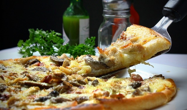 6 idee golose per farcire la pizza fatta in casa