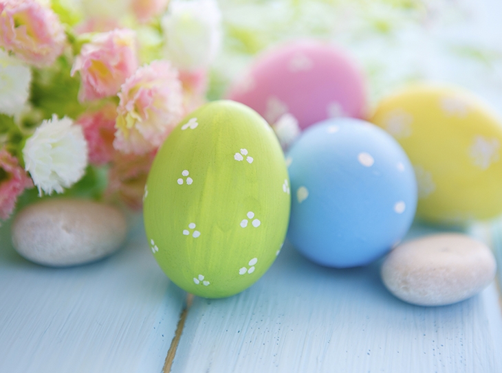 Pasqua in cucina con i bambini: divertirsi con le uova colorate