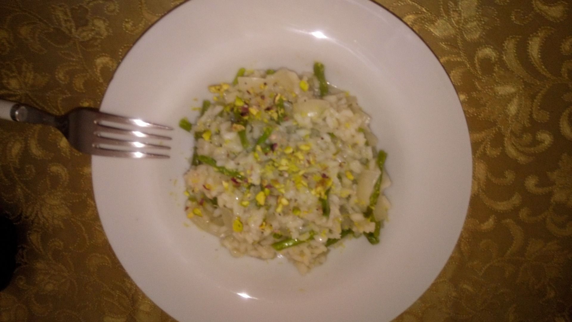 immagine post Risotto asparagi limone e pistacchi