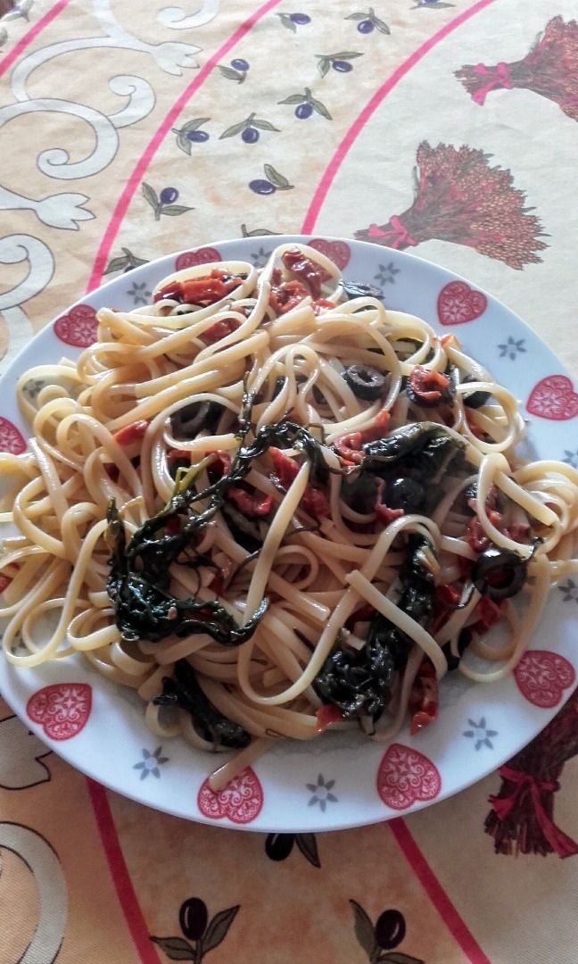 immagine post Linguine agretti pomodori secchi e olive