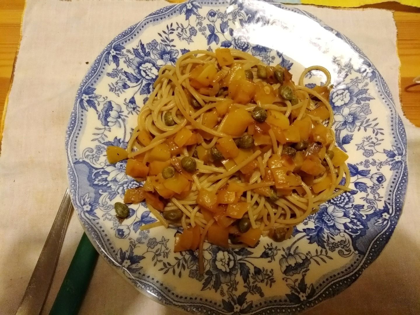 immagine post Pasta con peperoni e capperi