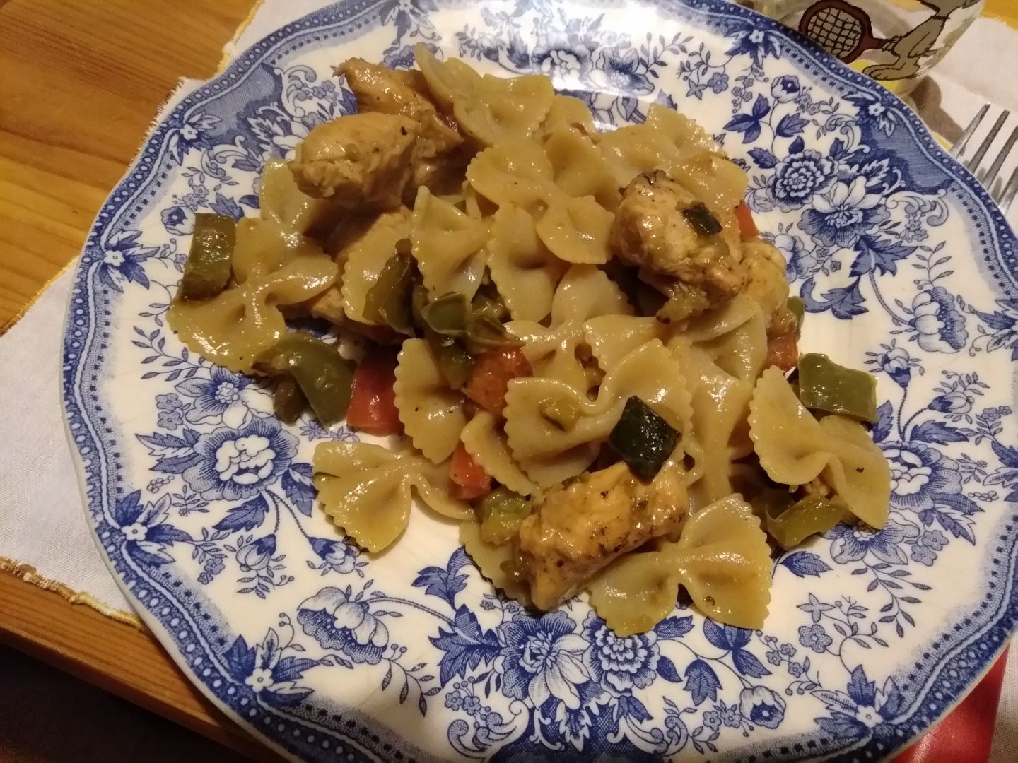 immagine post Pasta con pollo e verdure