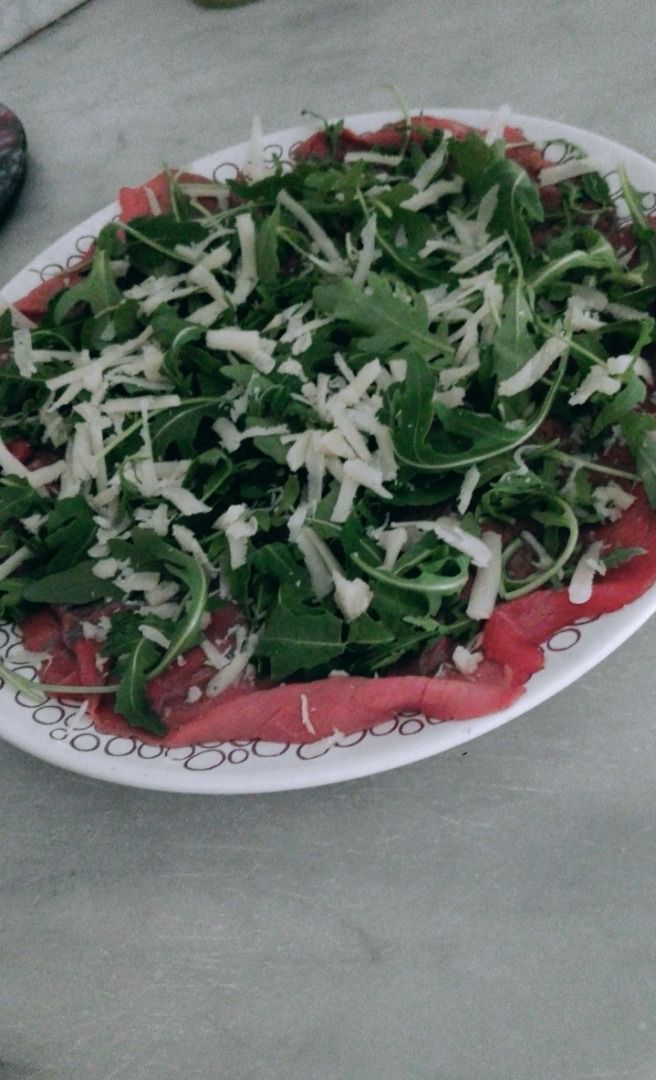 immagine post Carpaccio di carne con rucola e grana