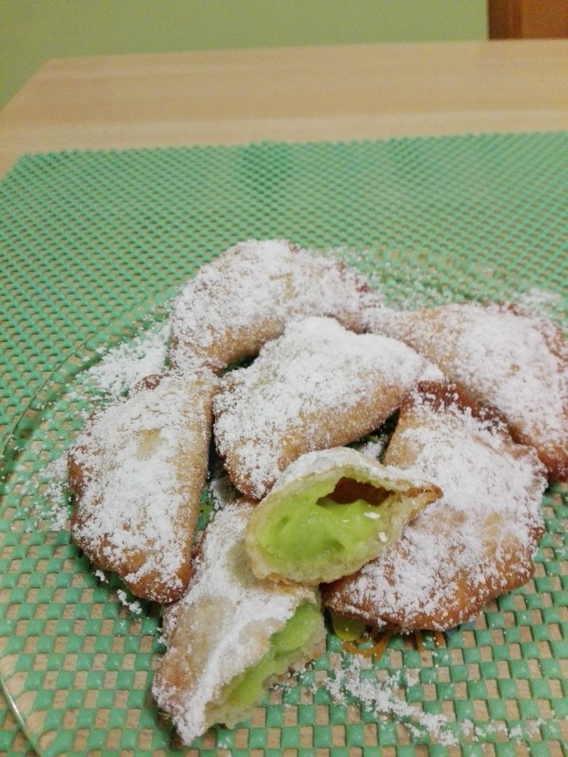 immagine post Cassatelle con crema al pistacchio