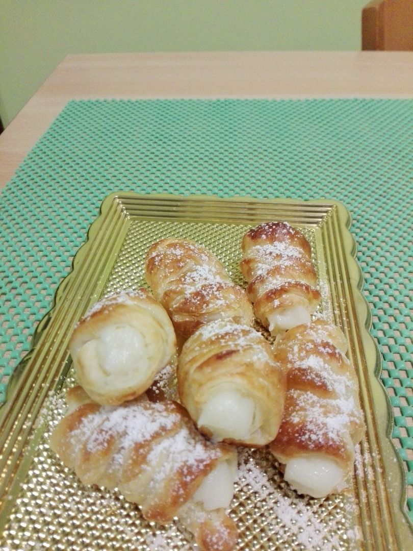 immagine post Cannoli di sfoglia con crema al cioccolato bianco