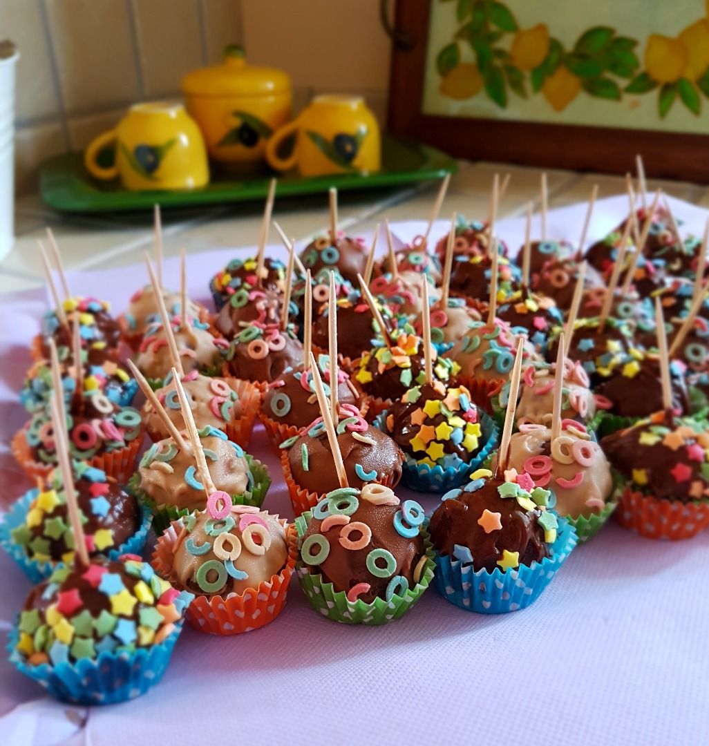 immagine post GOLOSI CAKE POPS DI PANDORO