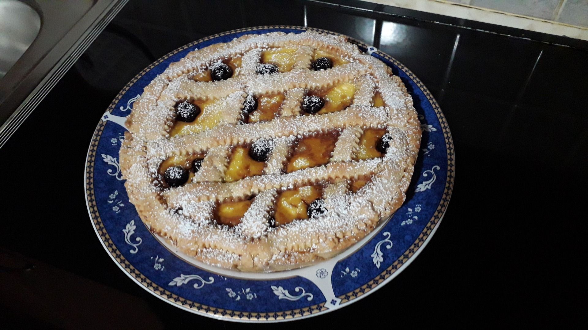 immagine post crostata di crema e amarene🌺