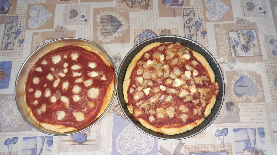 immagine post Pizze soffici: 4 formaggi e margherita