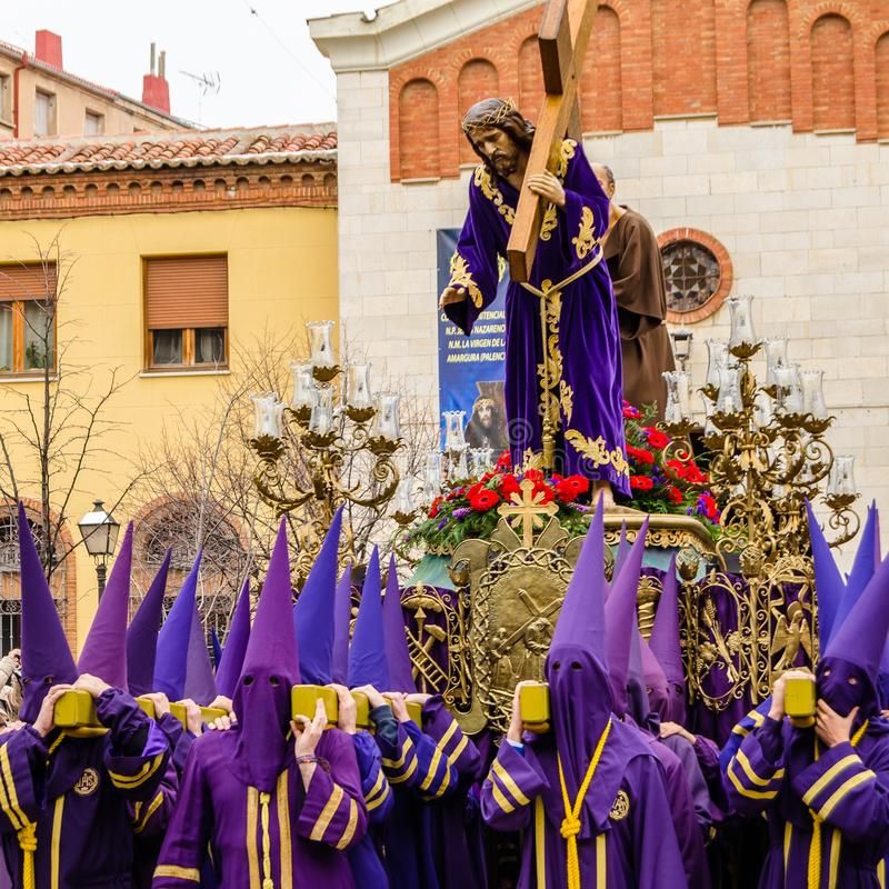 immagine post * PASQUA NEL MONDO * N. 1 🥚🥚 🐥🐣🐤🥚🕊  🌎🌍🌏 SPAGNA