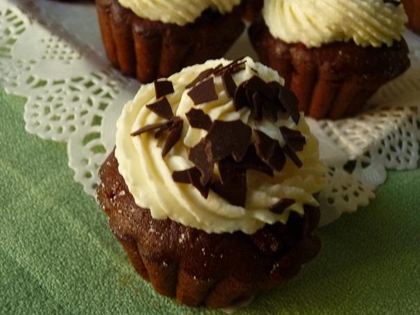 Muffin cupcakes alle mele con cacao e profumo di cannella