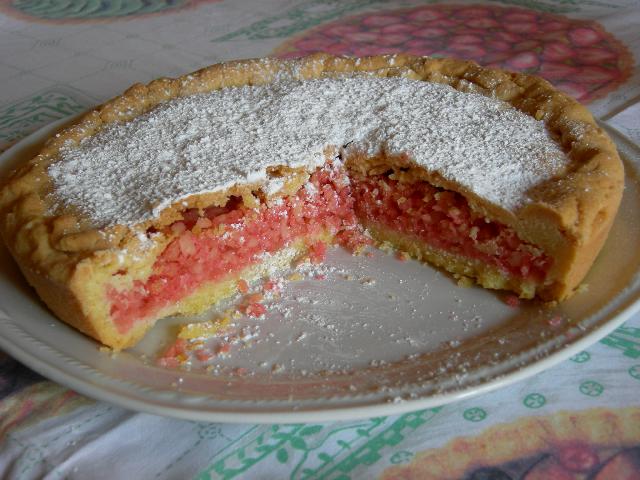 Torta con le mandorle rosa