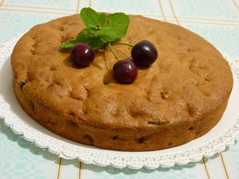 Torta alla vaniglia e ciliegie senza grassi e senza latte