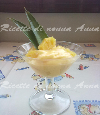 Coppette dolci all'ananas