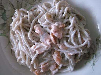 TAGLIOLINI PANNA E SALMONE