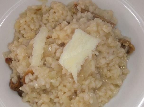 Risotto con funghi e scaglie di pecorino