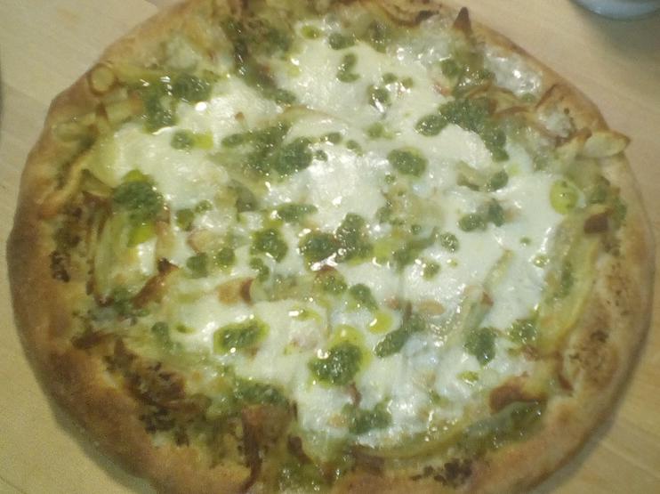 pizza patate e pesto