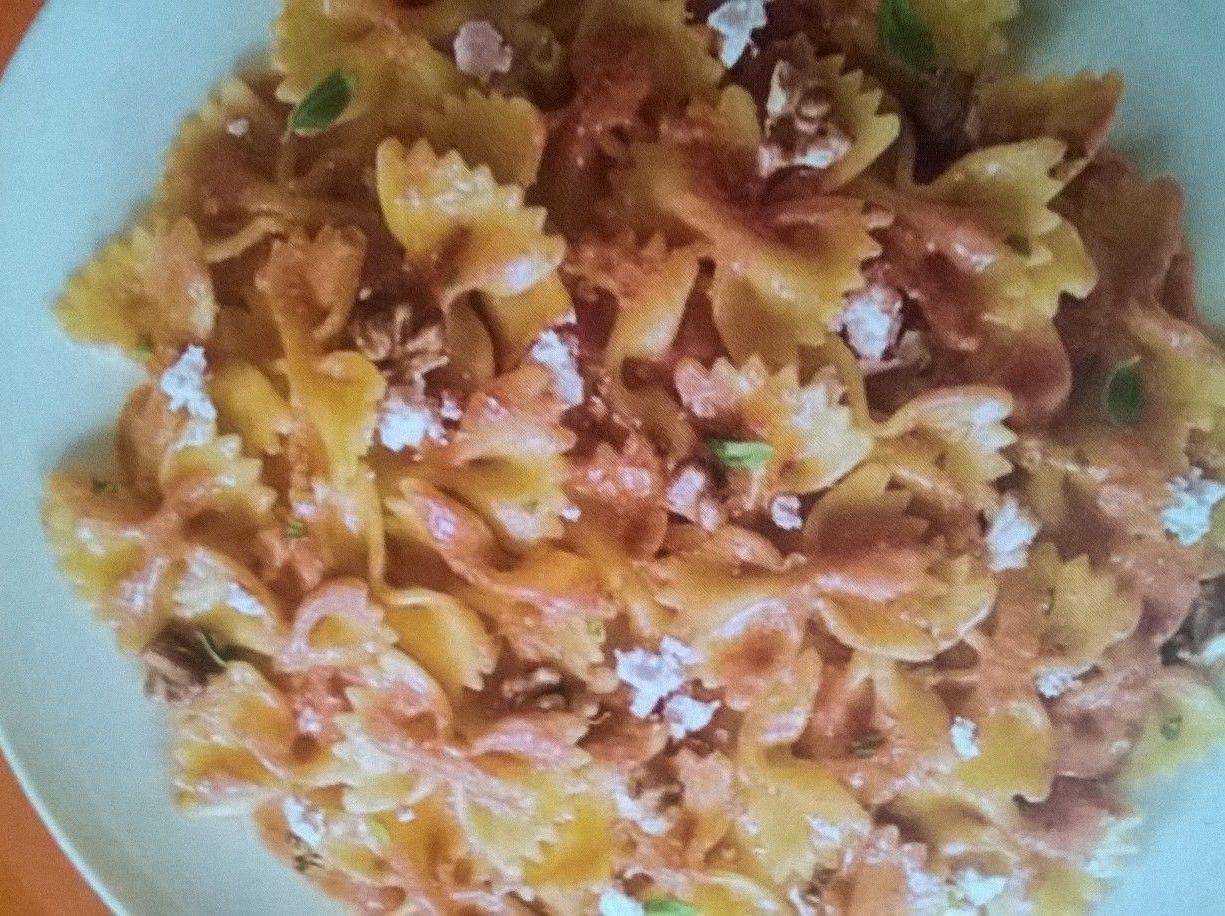 farfalle ragu' e ricotta