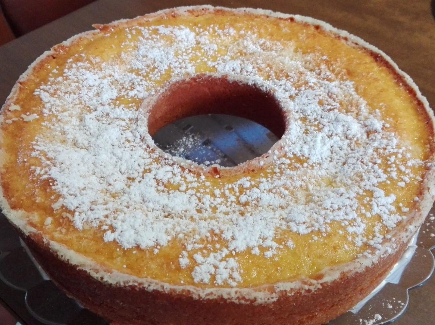 Ciambella allo yogurt al cocco