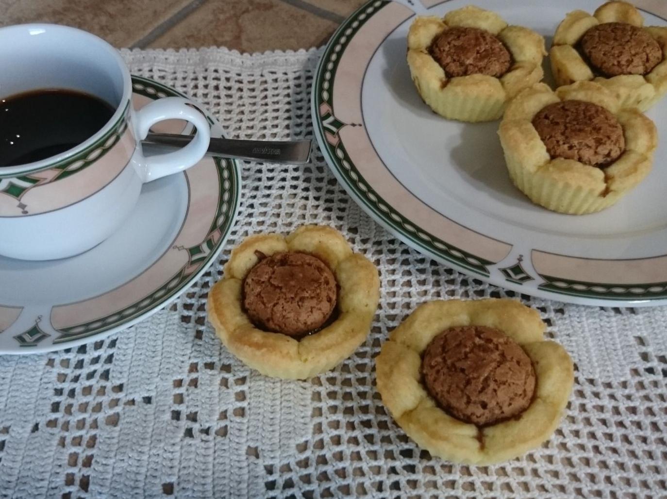 Mini crostatine nutella e amaretti