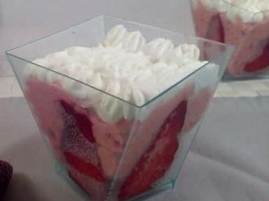 Mousse con fragole e limoncello