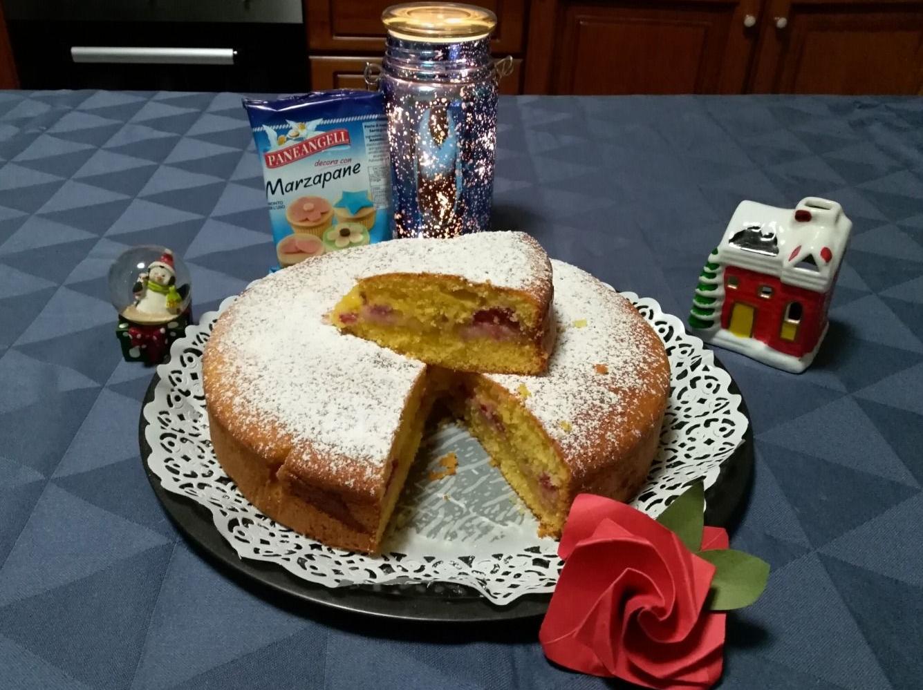 Torta marzapane e lamponi