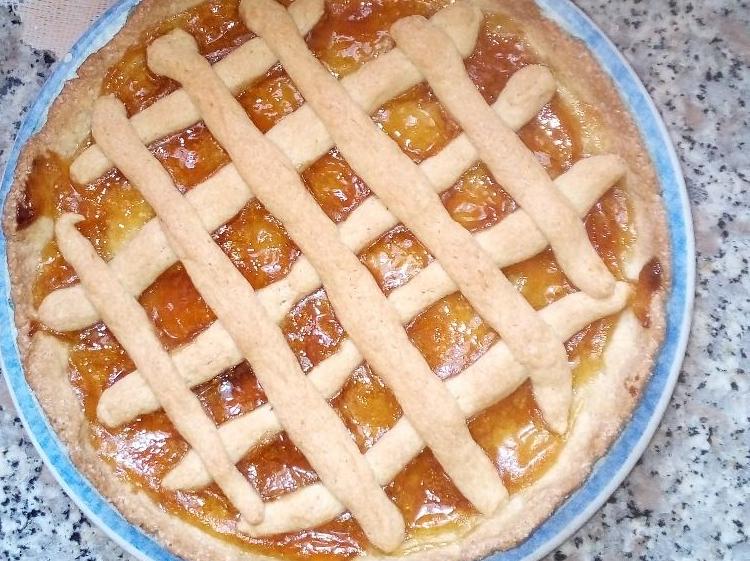 Crostata con farina integrale, albicocca e acerola Cameo