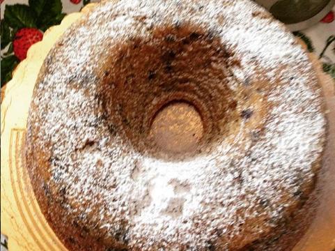 Ciambella con gocce di cioccolato